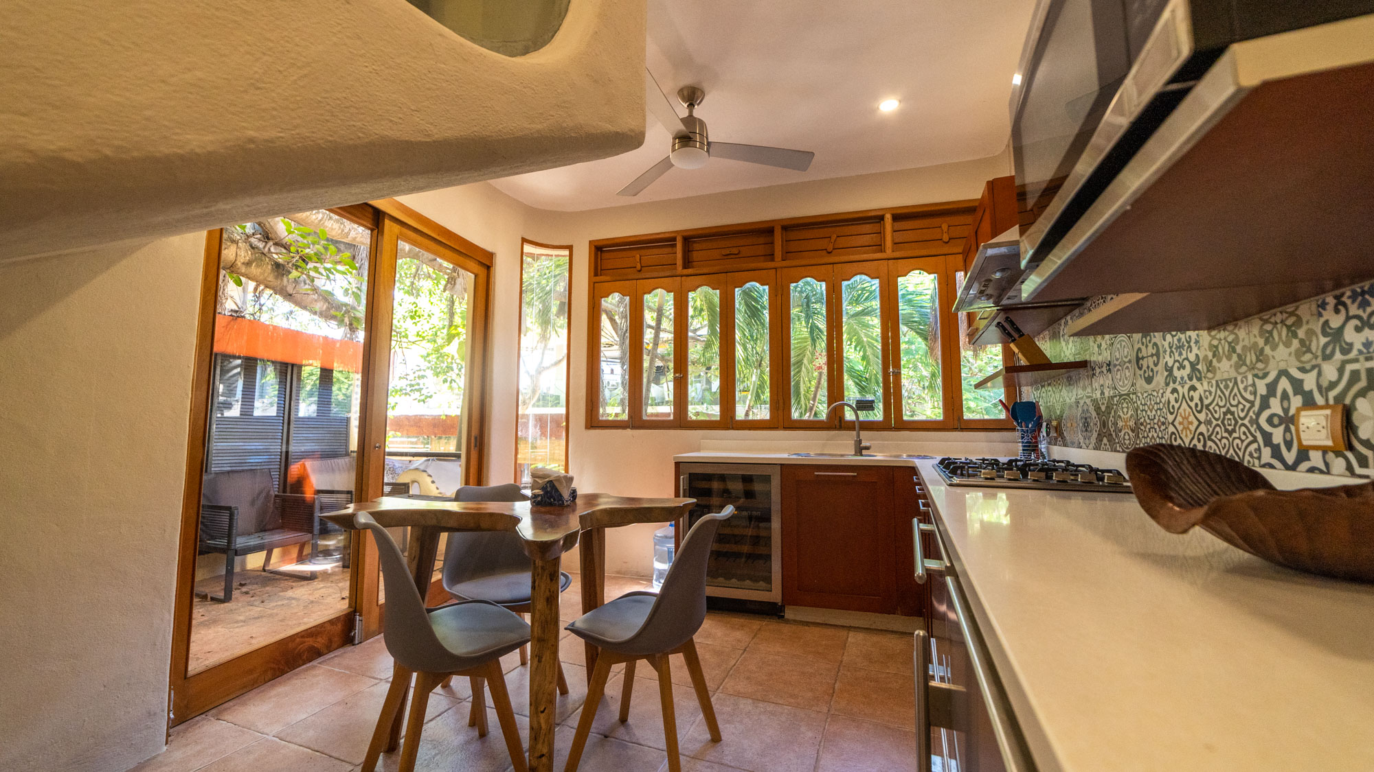 Spacious 1-Bedroom Condo in Tropical Oasis, Playa del Carmen