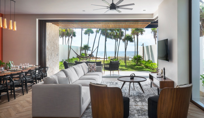 Stunning Beachfront Home in Tankah Bay