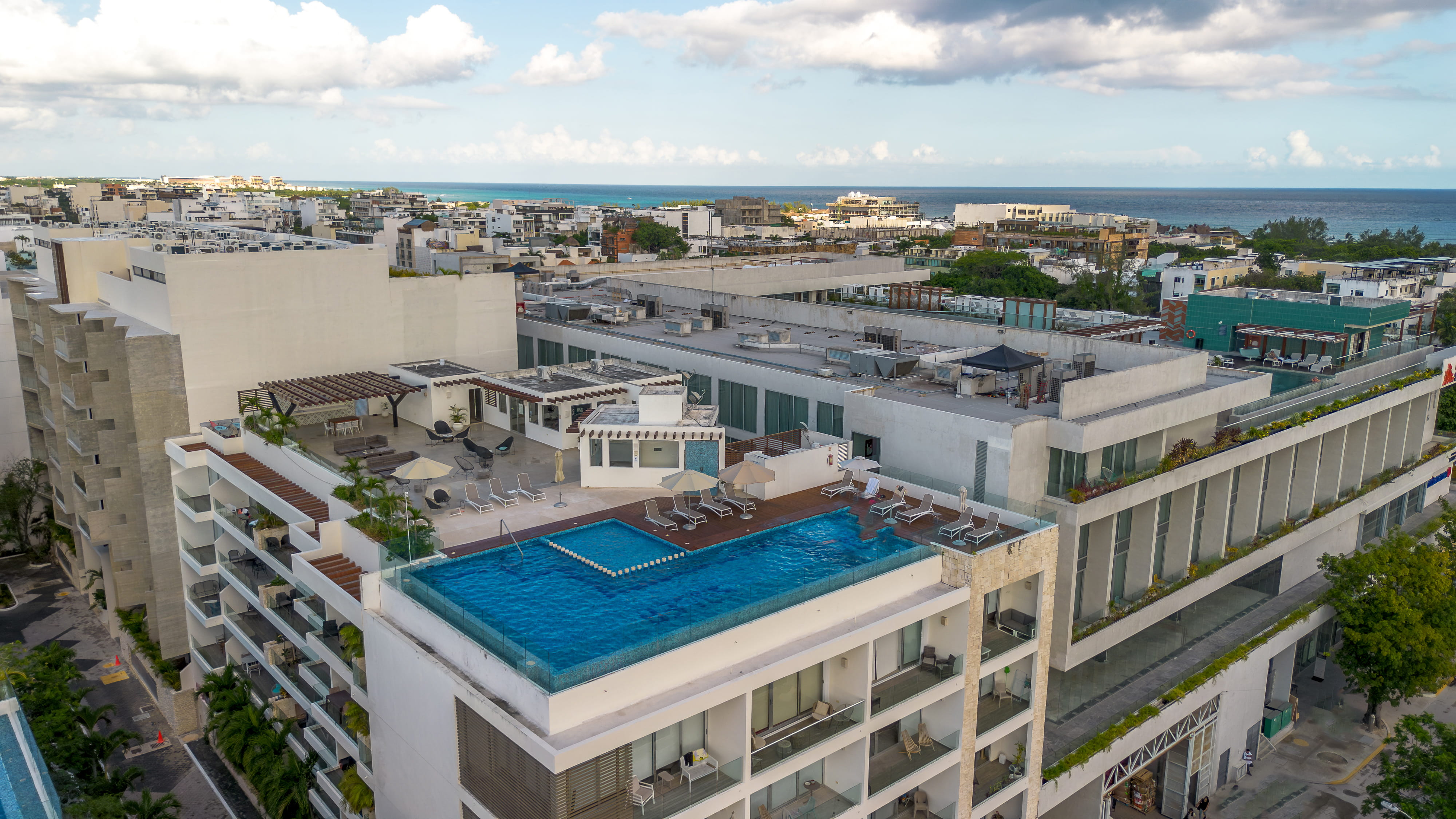 Spacious 1-Bedroom Condo with Terrace in Playa del Carmen facing Mario Villanueva Sport Center