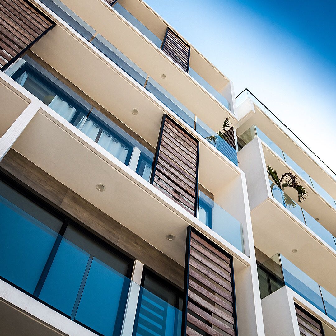 2BR Lock-Off Condo with Rooftop Pools Near 5th Avenue & Beach in Playa del Carmen